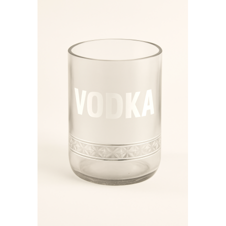 Transformez des bouteilles d'alcool en verres uniques et personnalisables.